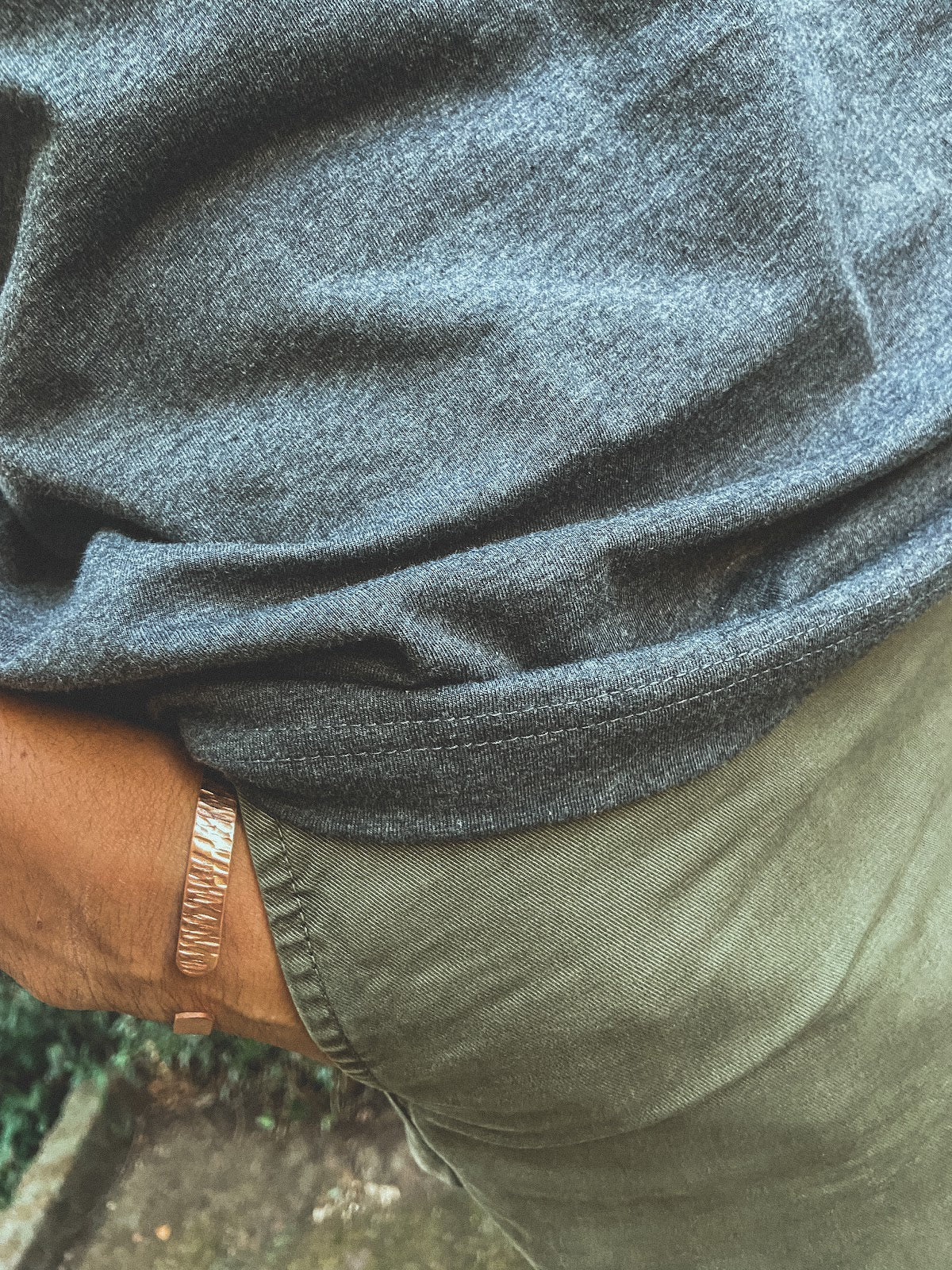 Pulsera Cobre Rayada Hombre en la naturaleza