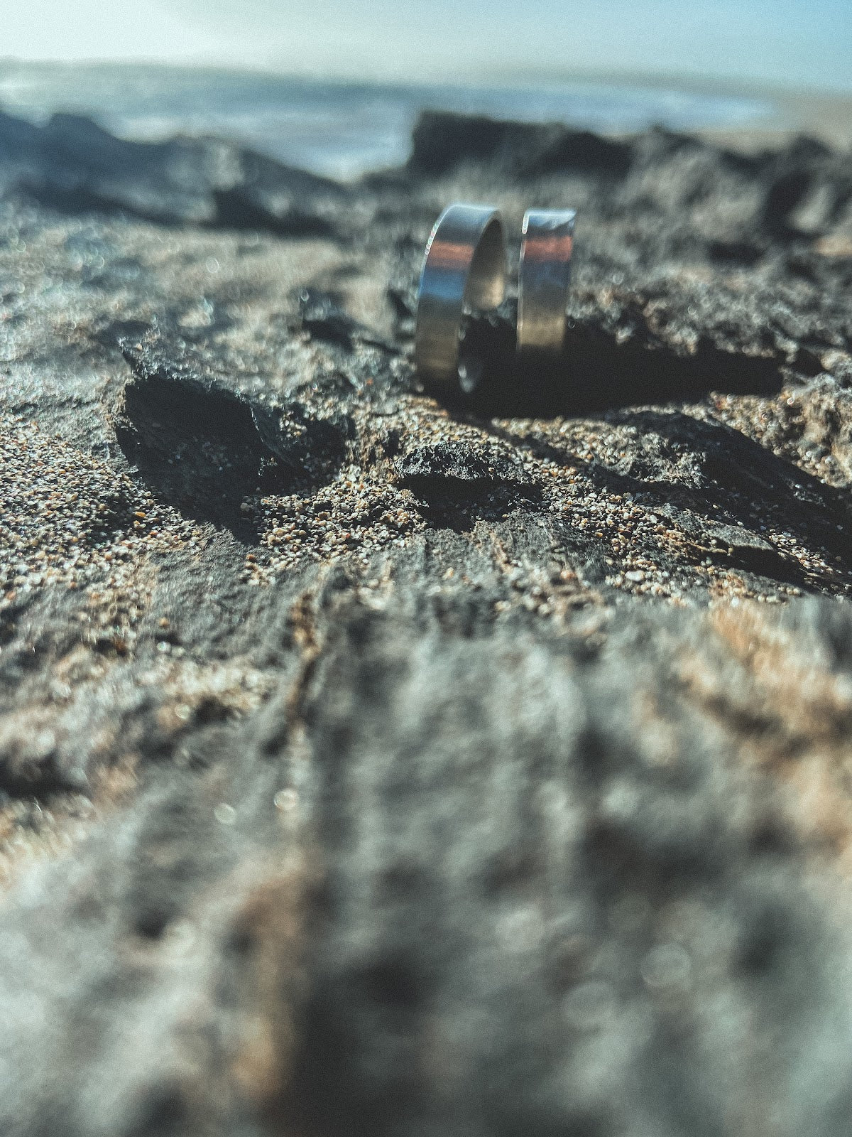 Pulsera Plata Lisa Mujer en la naturaleza