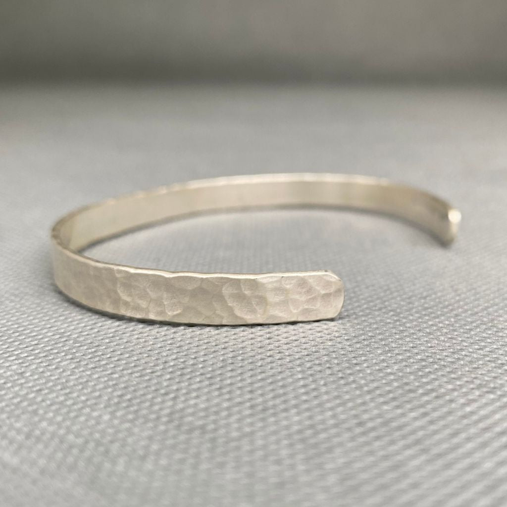 Pulsera Plata Martillada Hombre