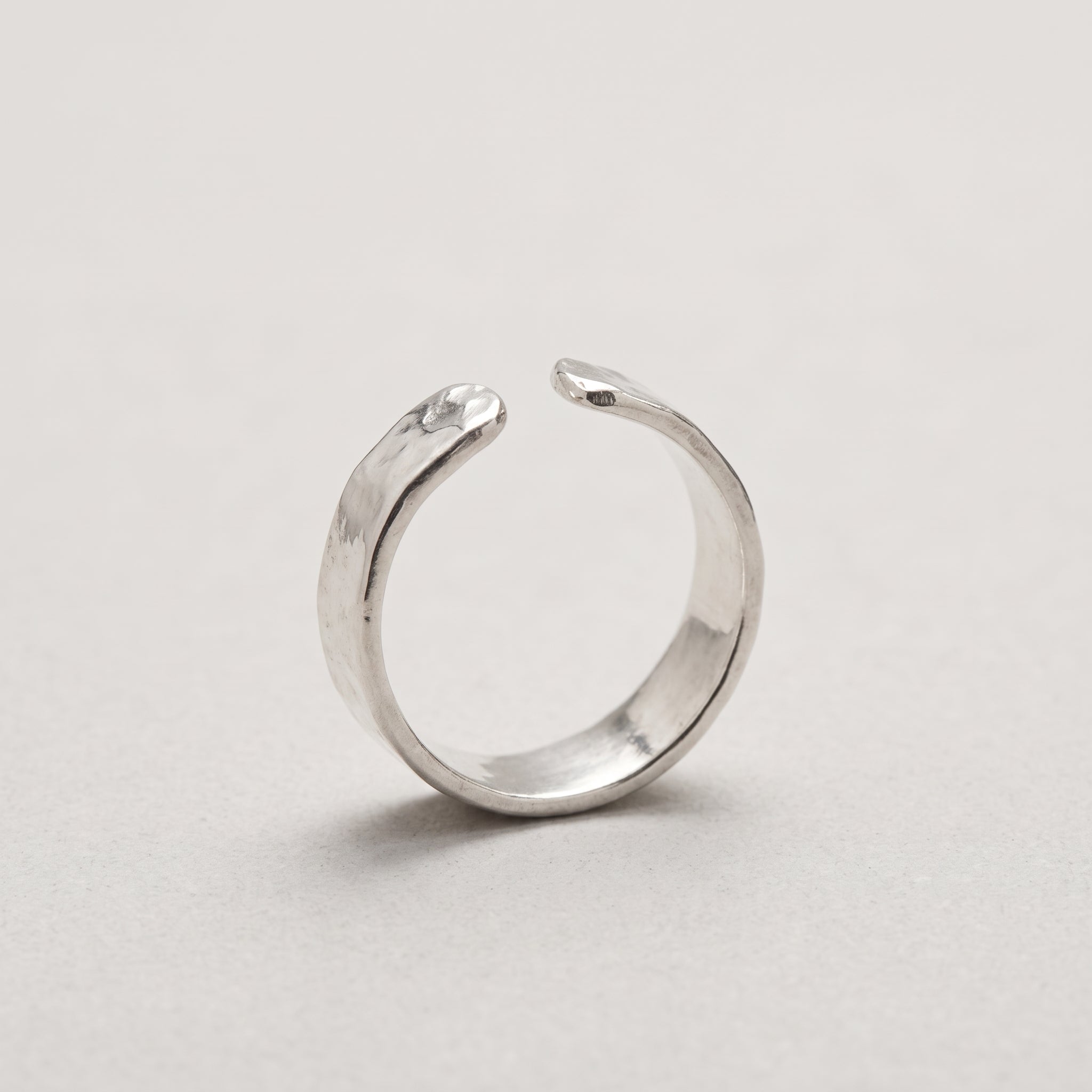 Anillo Plata Martillado Hombre