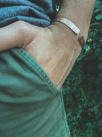 Pulsera Cobre Rayada Hombre en la naturaleza