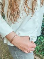 Pulsera Cobre Rayada Mujer en la naturaleza