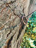 Anillo Cobre Liso Hombre en la naturaleza