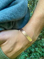 Pulsera Cobre Rayada Hombre en la naturaleza