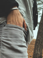 Pulsera Plata Rayada Hombre en la naturaleza