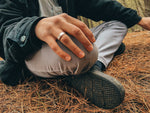 Anillo Plata Rayado Hombre en la naturaleza