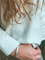 Pulsera Plata Rayada Mujer en la naturaleza