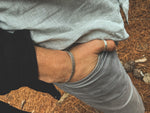 Pulsera Plata Rayada Hombre en la naturaleza